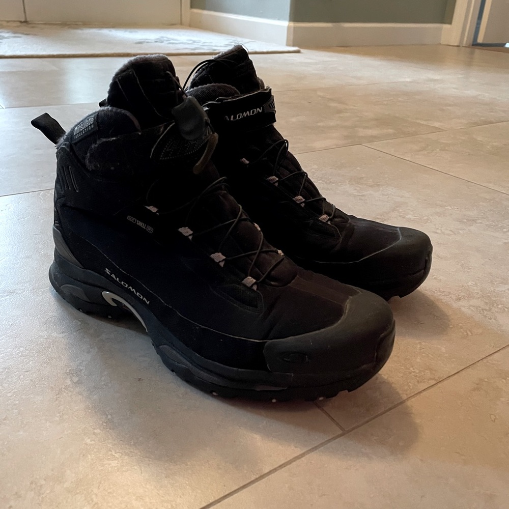 Salomon Insulated Boots Size 9.5